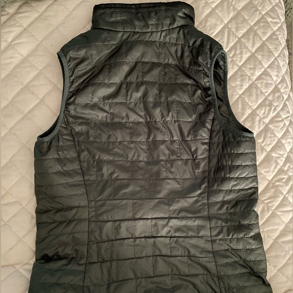 Patagonia Women's Nano Puff Vest M — Pesto Green - Picture 4 of 8